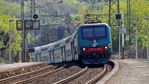 S-a asezat in fata trenului ca sa se sinucida, insa a supravietuit! Uite cum a fost posibil asa ceva!