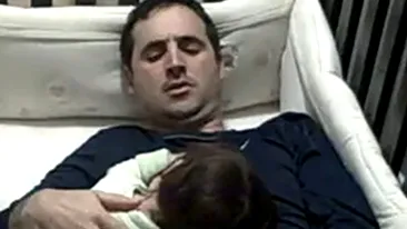Cel mai drăgălaş video! Uite ce face un tată pentru fetiţa lui! Pur şi simplu, ai să te topeşti de drag!