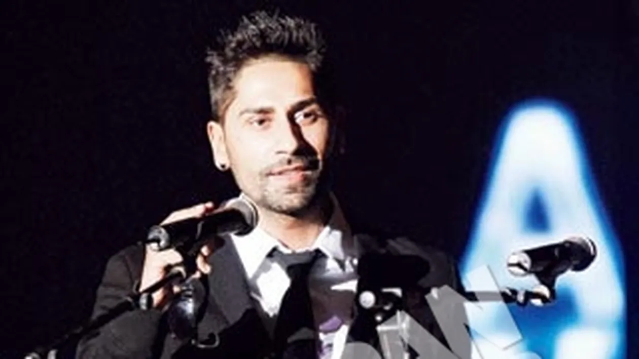 Connect-R se roaga inainte de concerte: Sfantul Cuvant mi s-a dat in familie inca din copilarie. Nu am o comunicare zilnica cu Dumnezeu