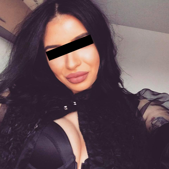 Raluca este o tânără care atrage toate privirile
