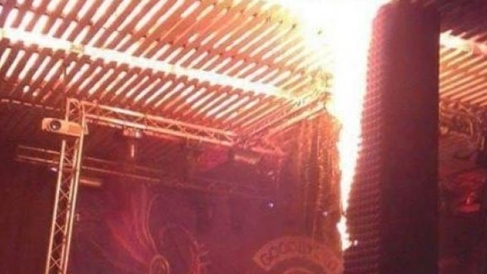 Doua ambulante private nu au fost lasate sa intervina la Colectiv. Afla cine spune asta si ce probe are