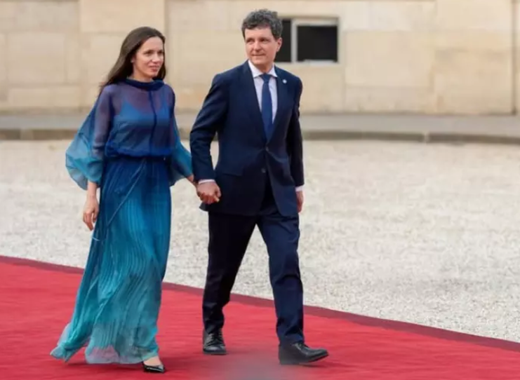 Cum s-a îmbrăcat Mirabela Grădinaru la dineul organizat de Emmanuel Macron. Imagini inedite de pe covorul roșu