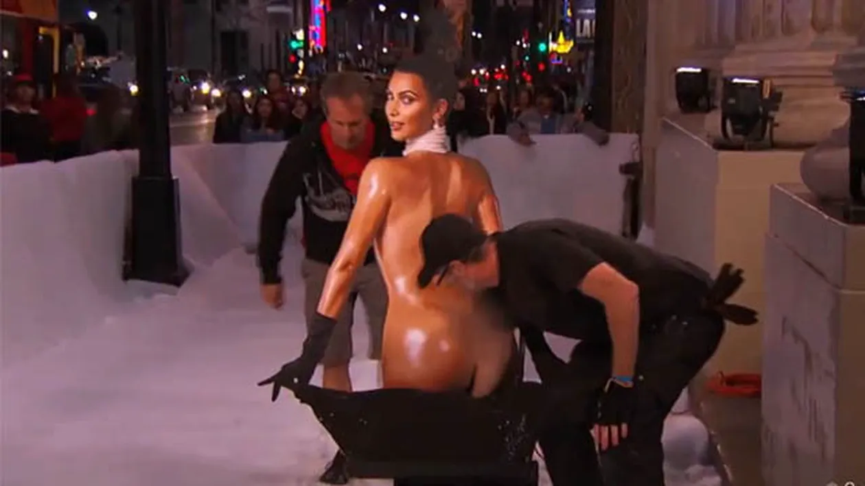 Pe ASTA nu credeai ca o s-o vezi vreodata! Kim Kardashian deszapezeste strazile din New York! VIDEO