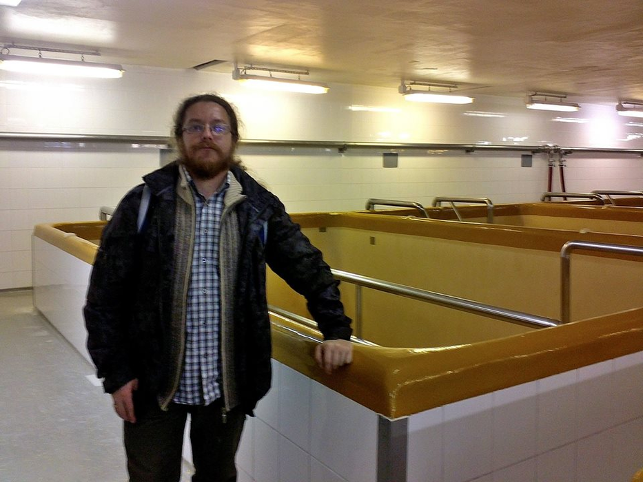 Attila este dezamăgit că nu găsește alți colecționari de halbe în România