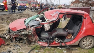 Tragedie pe șosea în Suceava! Un bărbat a murit, iar o tânără este în stare gravă