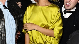Rihanna, supta pe gat la BRIT Awards. Sa fie Chris Brown?