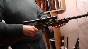 Captură masivă a Poliţiei spaniole! Au fost confiscate 10.000 de arme şi tunuri antiaeriene în valoare de 10 milioane de dolari