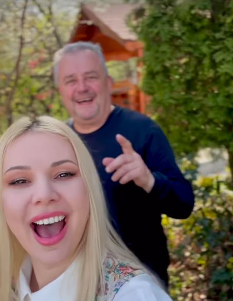 Tatal Sandrei N a fost eliberat și a petrecut Paștele alături de familie