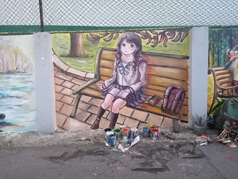 Desenele atrag atenția oricui se plimbă pe faleză