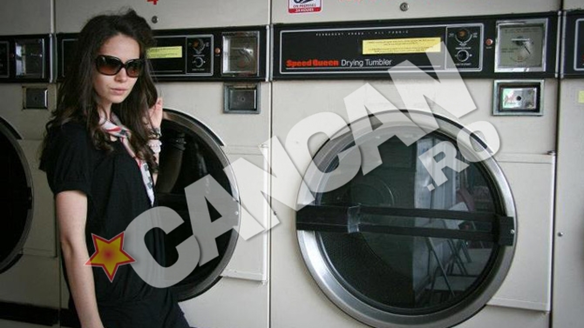 Dovada ca Andreea a trisat in casatoria cu Dj Optick! Uite cum s-a pozat "Casnica" intr-un centru comercial din New York!