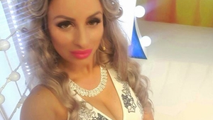 SÂNZIANA BURUIANĂ a plecat din nou din România. Chiar fetiţa ei a dat-o de gol