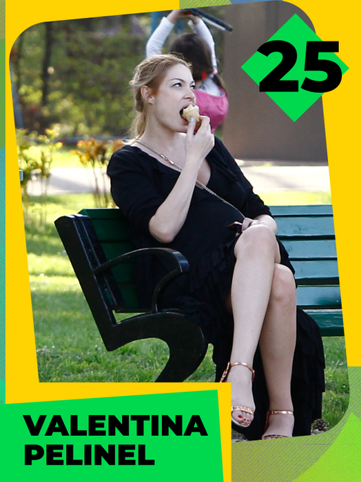 TOP 30 sexy vedete care au făcut show cu frișcă și cu înghețată! Antonia, Delia și Babs nu s-au putut abține! Avem 100 de fotografii de colecție!