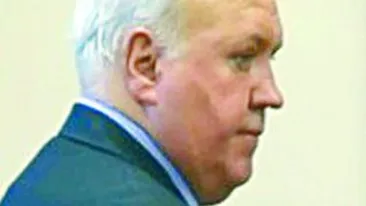 Joaca poker ca sa-si plateasca victimele