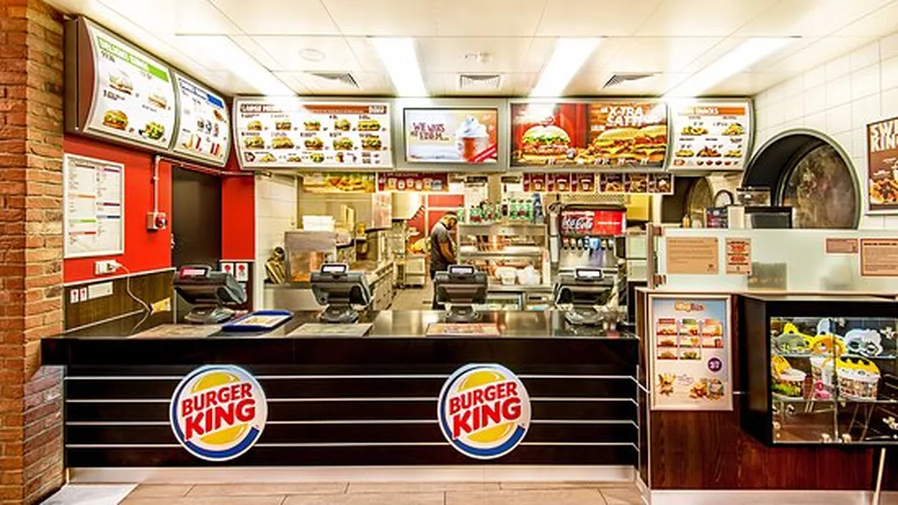 O femeie a născut în toaleta unui fast-food, după ce a luat o supradoză de heroină