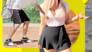 Sexoasa Olivia Cucoș îl denunță pe instructorul de tenis, care riscă să fie trimis în judecată. Știrista hărțuită de antrenor rupe tăcerea: “Mâna i-a coborât unde nu trebuia”
