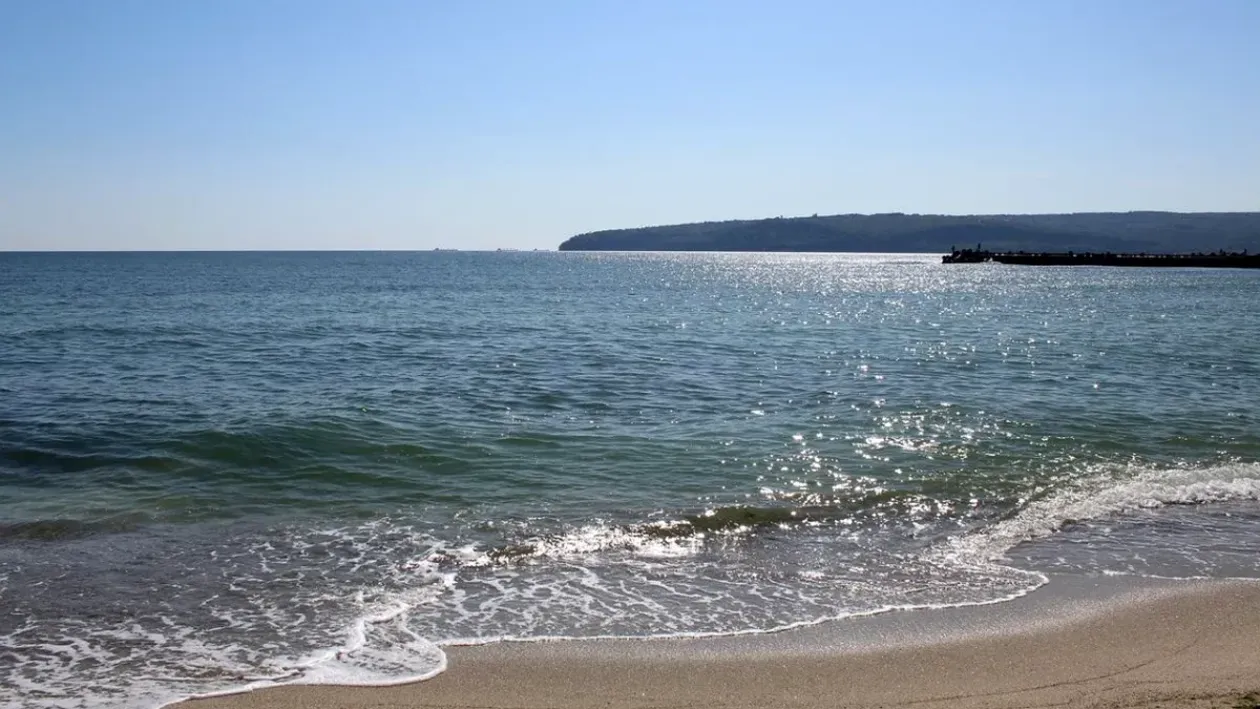 Alertă pe litoral! O bacterie periculoasă se răspândește în Marea Neagră