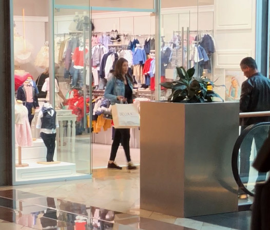 Remus Truică a făcut ”anticameră” la mall