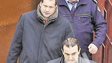 Primarul suspendat al Clujului, Sorin Apostu, si omul de afaceri Calin Stoia, cazati intr-o celula-salon, cu tot confortul. Pacienti de lux