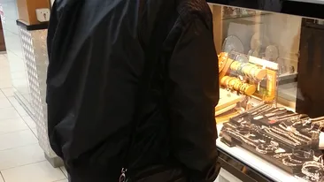 Cornel Palade ar cumpara, dar nu prea! Se razgandeste in ultimul moment si pleaca acasa tot cu mana goala!