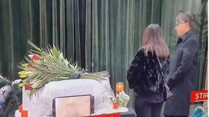 Ce a adus fiul lui Victor Socaciu la sicriul tatălui său. Victoraș este distrus de durere