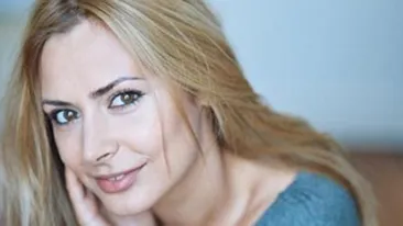 Kitty Cepraga da 10.000 euro pentru a-si asigura...urechea! Vezi aici de ce