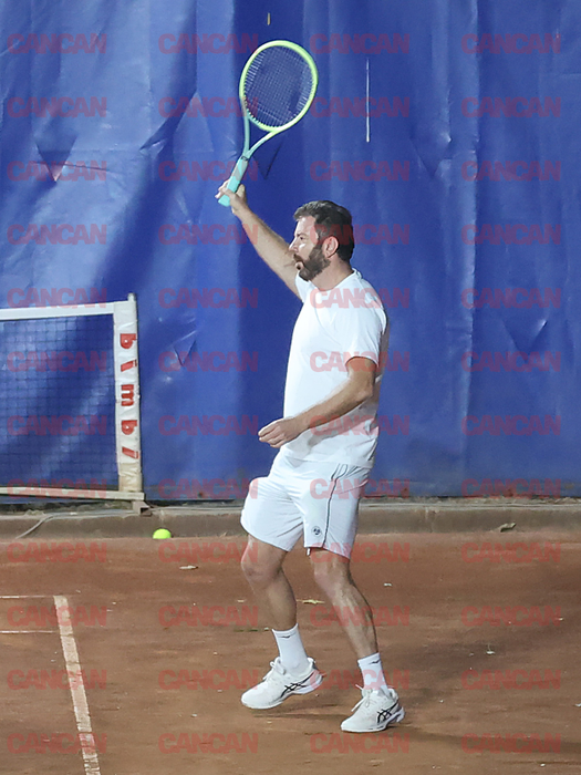 Daniel Dineș și-a luat cu el, la Londra, echipamentul de tenis
