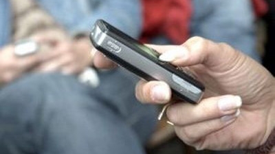 Incredibil! Un student din Bucureşti şi-a înscenat furtul telefonului mobil pentru a obţine unul nou