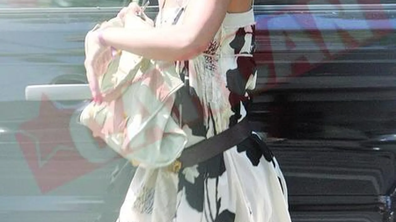 Maria Marinescu s-a dus sa-si plateasca factura la mobil