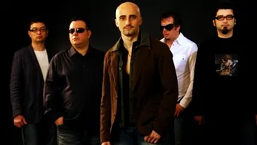 Nebunie curata! Baietii de la Voltaj au pornit spre Cluj pe urgia de afara! Fac popasuri pentru a curata parbrizul!