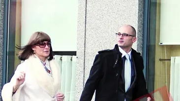 Romanita si-a dus iubitul la reduceri