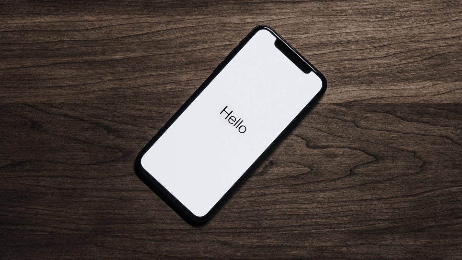 Cum să îţi porneşti telefonul, fără să apeşi vreun buton. Trucul genial care funcţionează şi la Iphone, dar şi la Android