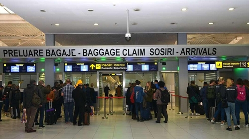 Polițiștii de frontieră au rămas mască la Otopeni. Cu ce au încercat două românce care veneau din Dubai să intre în țară