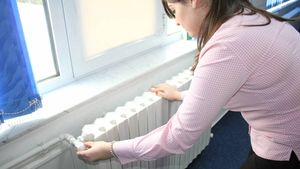 Mii de bucureșteni au rămas din nou fără căldură și apă caldă. Motivul: remediere avarie rețea primară