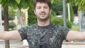 Cine este, de fapt, Justițiarul de Berceni? Tânărul din București cu spirit civic „vânează” bărbații care râvnesc la minore sau hărțuiesc femei pe stradă