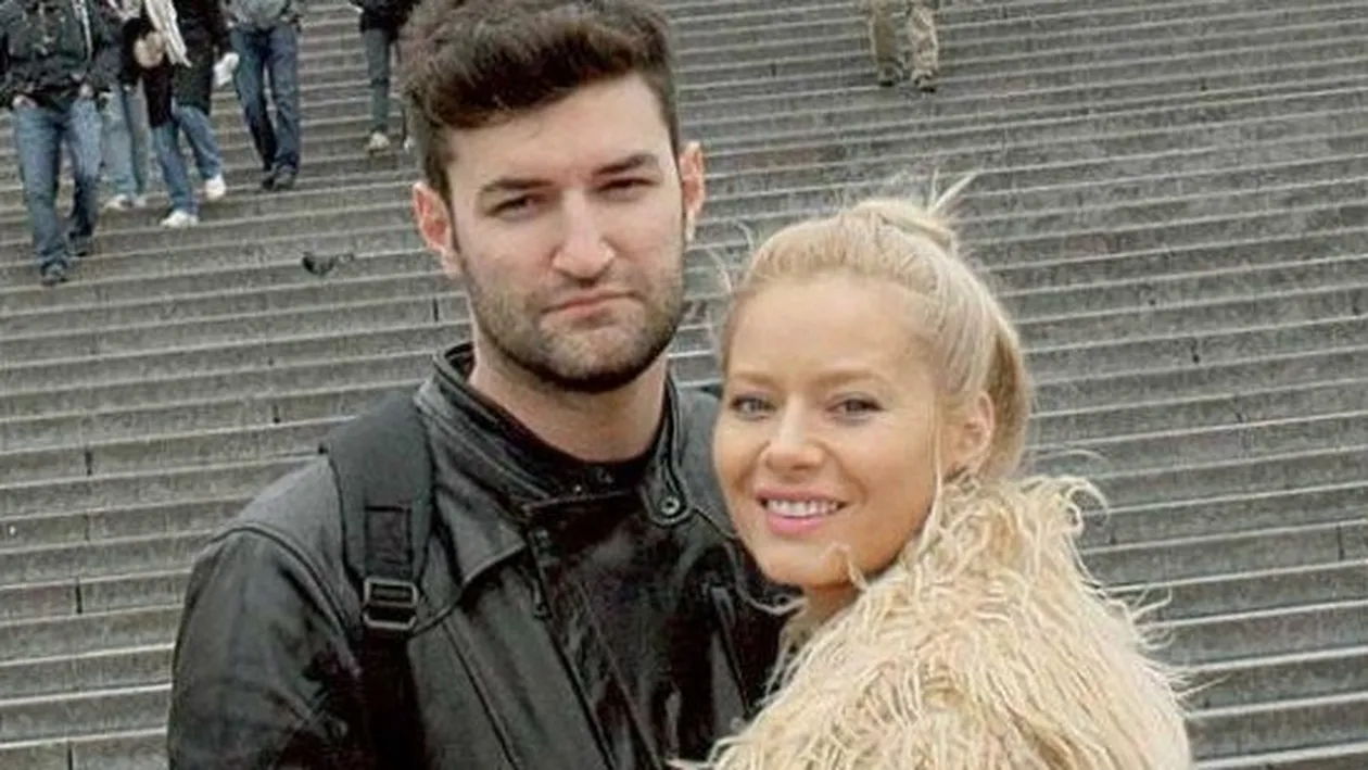 Laura Cosoi şi Smiley s-au asortat! Cum şi-au făcut apariţia cei doi foşti iubiţi la premiile GOPO