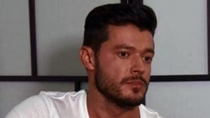 Nu s-a despartit bine de Bianca ca a si trecut la fapte! Victor Slav a filmat in actiune o femeie dezbracata