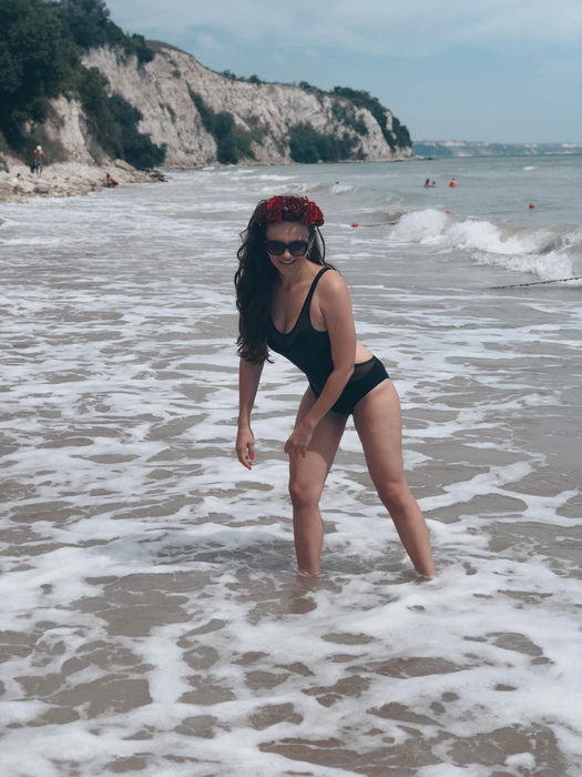 Cristina Șișcanu, în costum de baie/ Sursa foto: Facebook