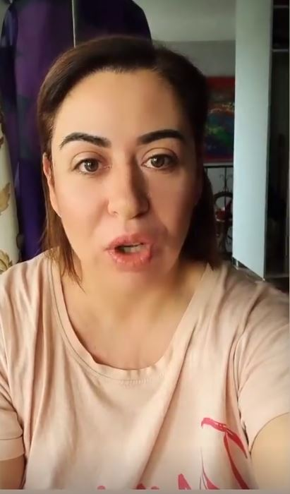 Oana Roman, îndurerară chiar de ziua ei onomastică. A mărturisit cu lacrimi în ochi cine a reușit să îi bucure sufletul: “Sunt acasă cu fiica mea și ne bucurăm una de alta”