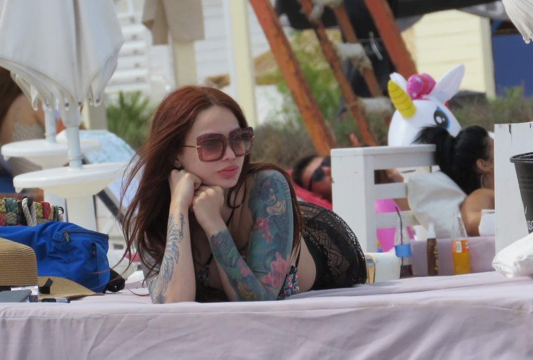 Sexy-ispita Maria Ilioiu, apariție răvășitoare pe ”plaja milionarilor”