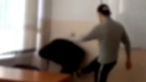 Scene șocante la o școală din Vaslui. O profesoară a fost bătută cu bestialitate cu o țeavă, de către un elev de 12 ani