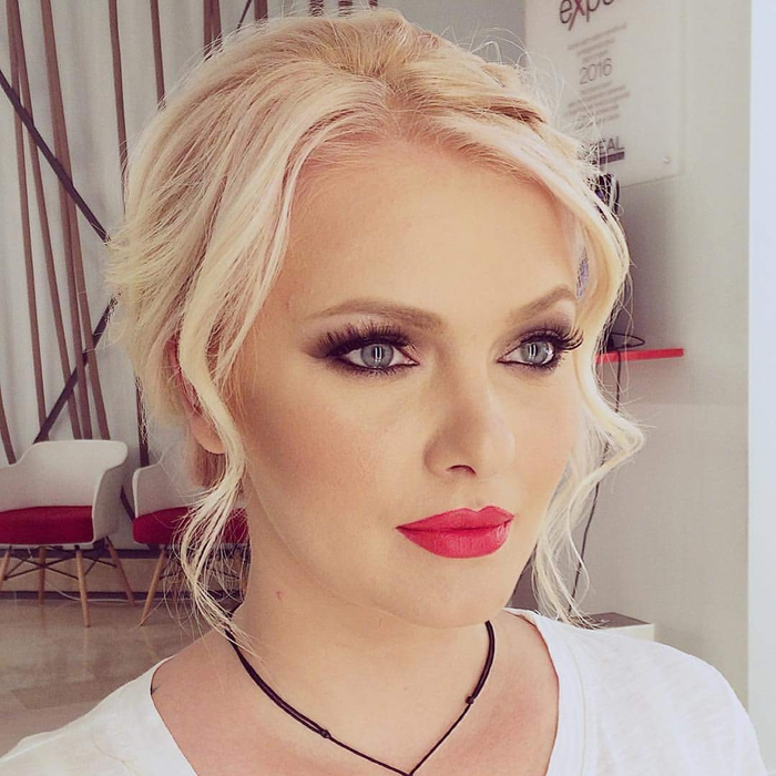 Cristina Dochianu, transformată total! Cum arată acum, după ce a născut a patra oară. Cu greu o mai recunoşti