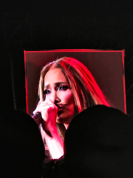 Jennifer Lopez, mesaj emoționant pentru românii din Piața Constituției. Artista a creat isterie: ”Îmi doresc asta pentru voi!”