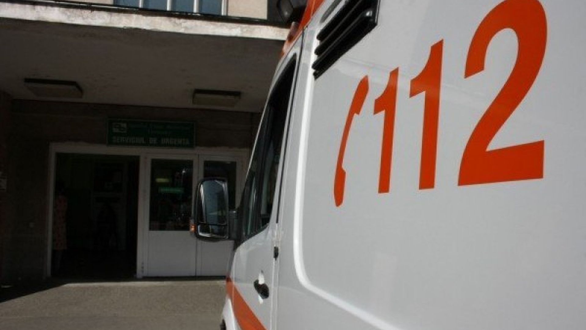Un bărbat de 33 de ani şi-a tăiat organul sexual cu toporul! Motivul pentru care a făcut acest gest e halucinant