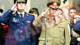 Romanii s-au bulucit la fasole, sarmale si tuica gratis