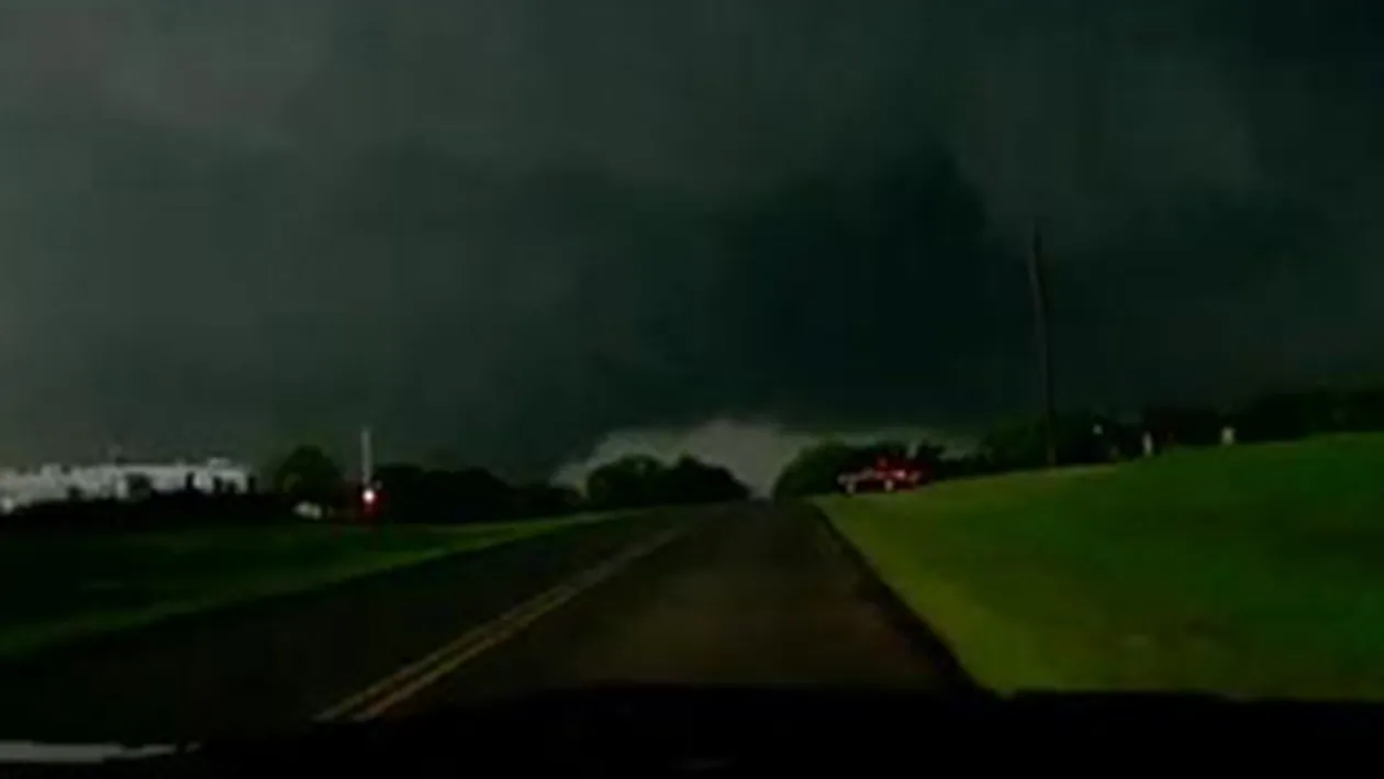 Peste 160 de oameni au murit in SUA in urma furtunilor violente