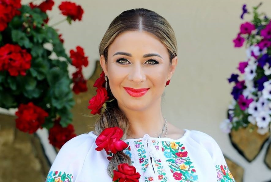 Anamaria Prodan şi-a schimat culoarea ochilor! Vedeta i-a hipnotizat pe toţi cu noua ei privire