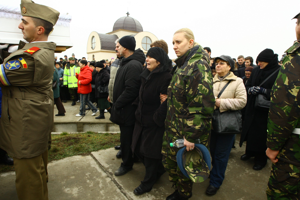 Aura Ion a fost înmormântată cu onoruri militare