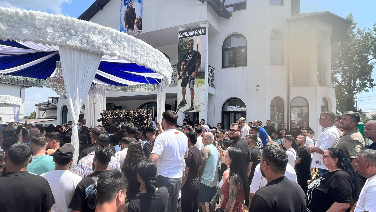 Ciprian Pian, condus pe ultimul drum! Imaginile durerii în 100 de fotografii