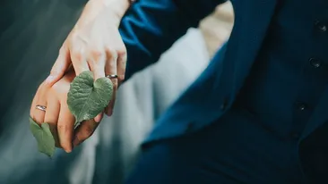 Numărul femeilor măritate din România, cu mult mai mare decât numărul bărbaților însurați. Care este, de fapt, explicația