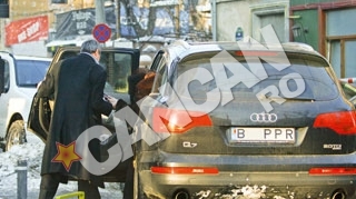 Printesa Lia coboara din masina doar asistata!
